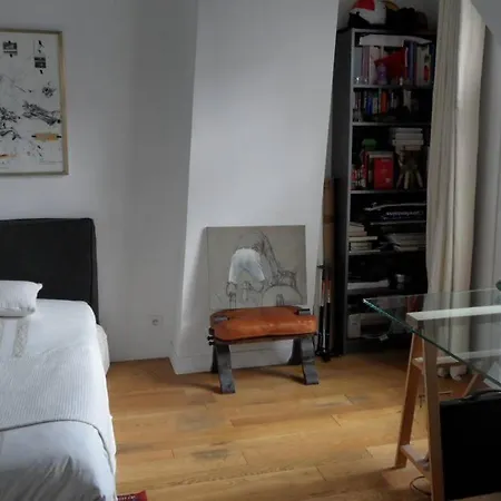 Small Triplex * Paris